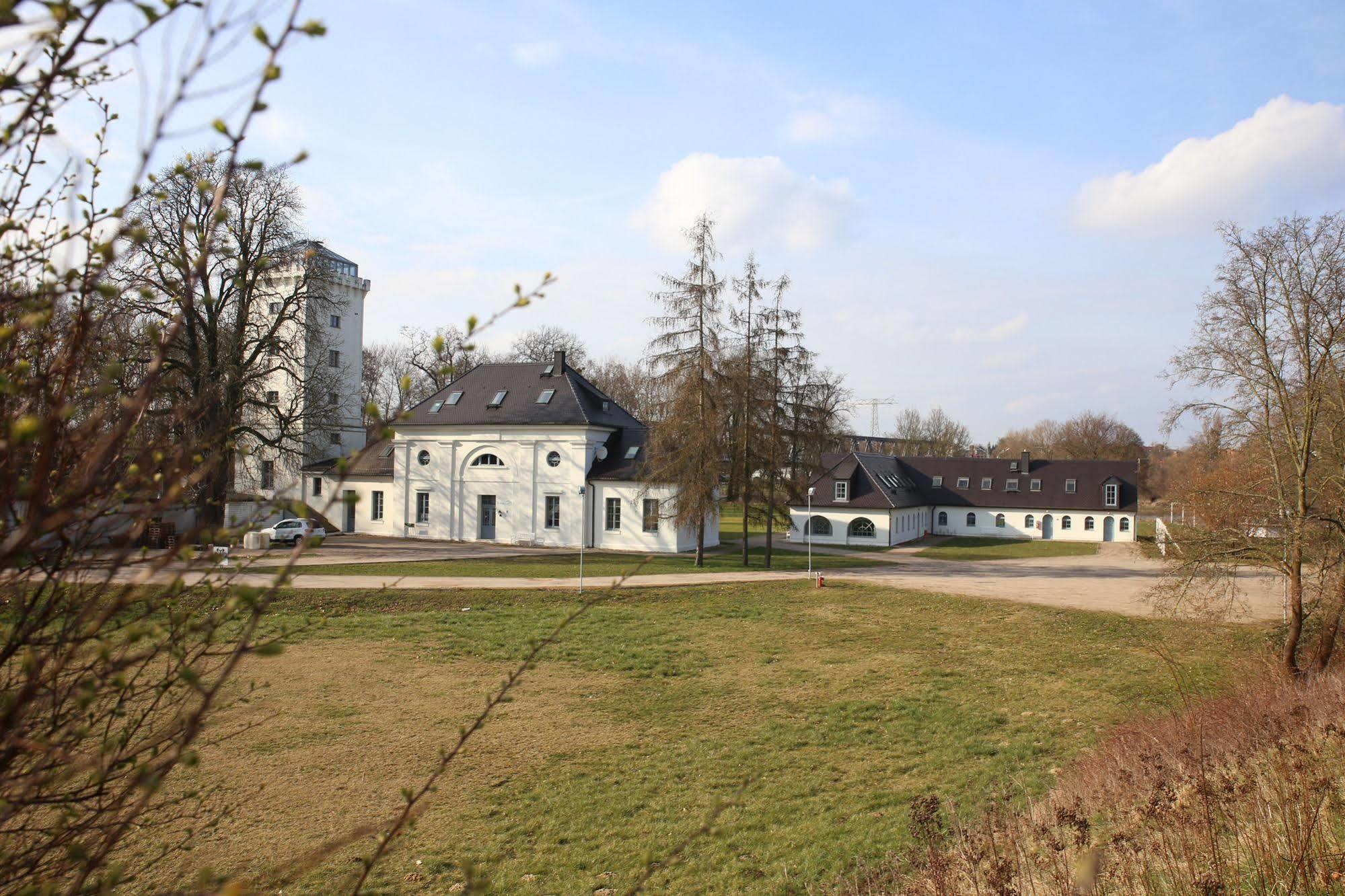 Elbzollhaus Dessau Hotel Exterior photo